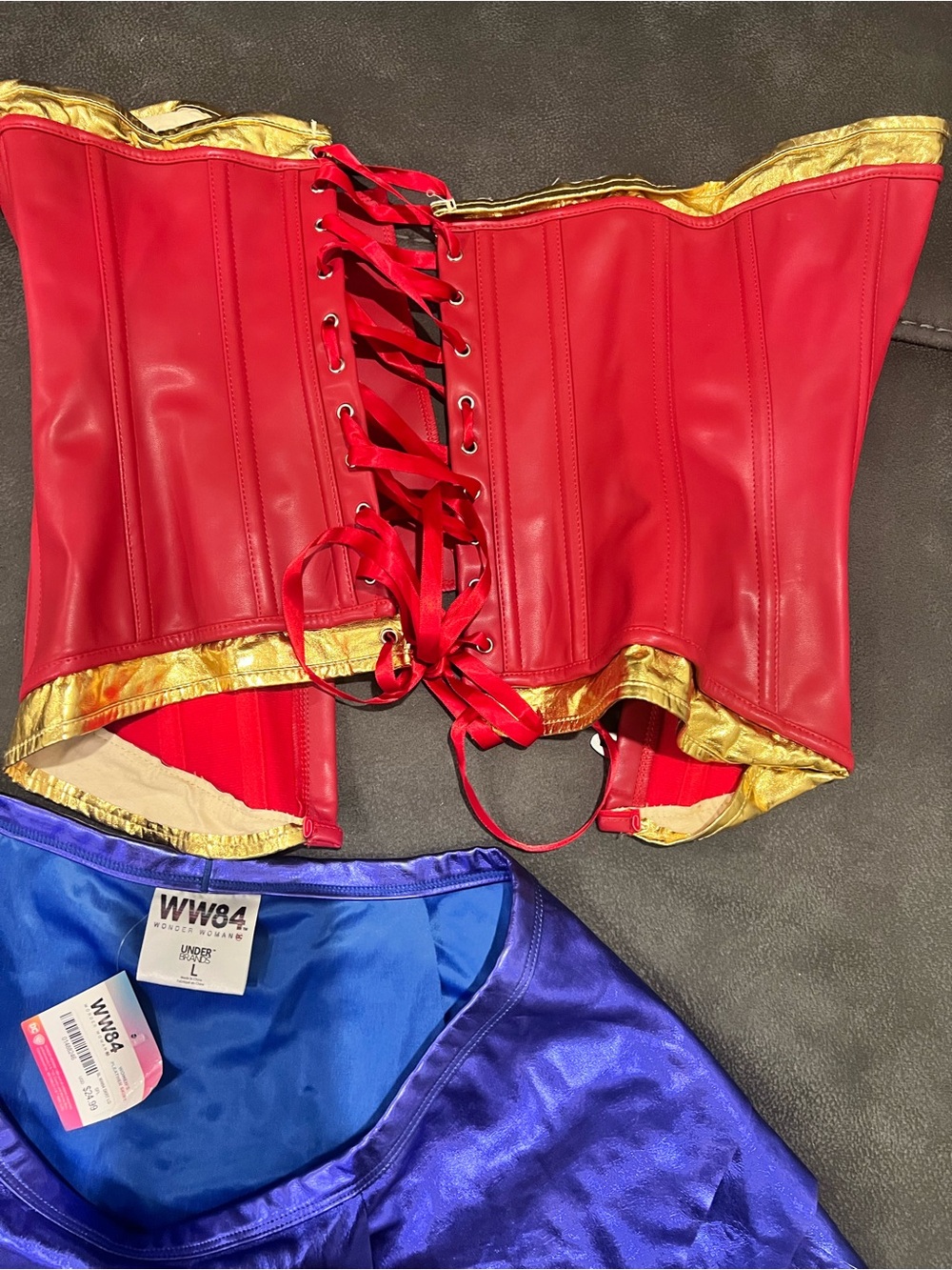 Wonder Woman Costume - Picture 6 of 6